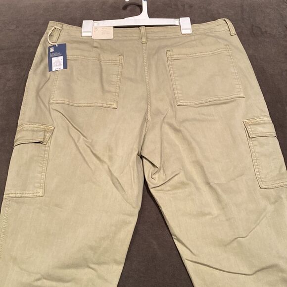 Women’s Universal Thread Olive Cargo Pants Boyfriend Vintage Stretch Size 18 Reg - Picture 8 of 9